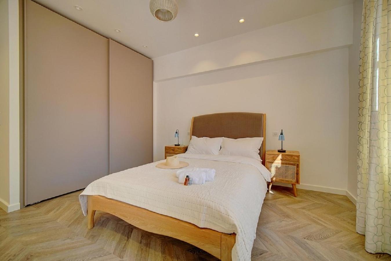 Magnifique 3 Pieces Renove Cannes Centre 'Banane' Avec Veranda ! A2B88 Esterno foto
