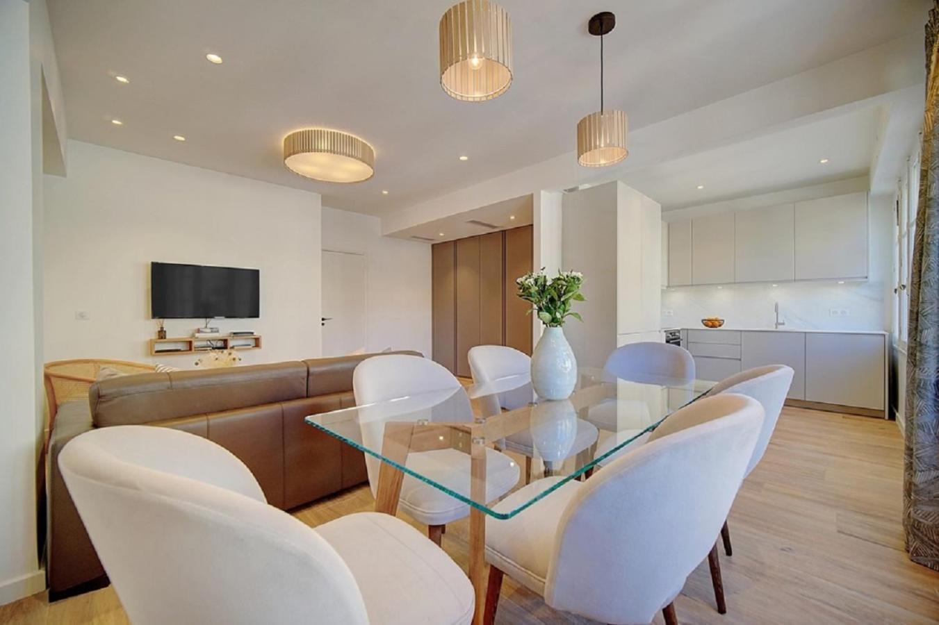 Magnifique 3 Pieces Renove Cannes Centre 'Banane' Avec Veranda ! A2B88 Esterno foto
