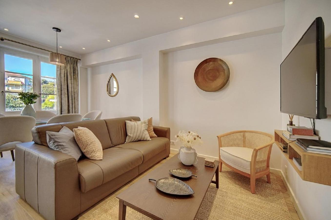 Magnifique 3 Pieces Renove Cannes Centre 'Banane' Avec Veranda ! A2B88 Esterno foto