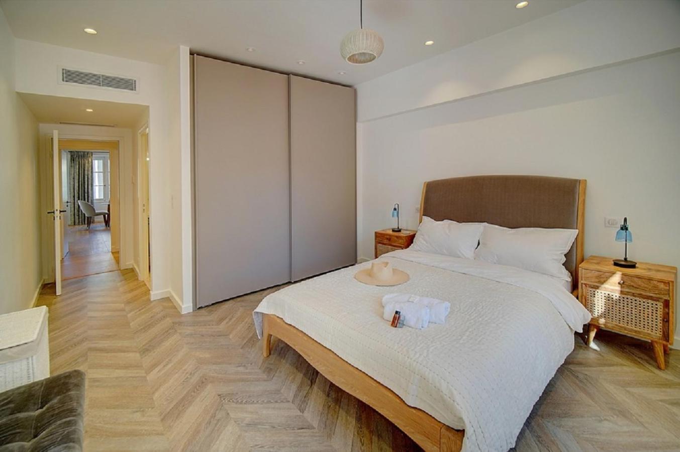 Magnifique 3 Pieces Renove Cannes Centre 'Banane' Avec Veranda ! A2B88 Esterno foto
